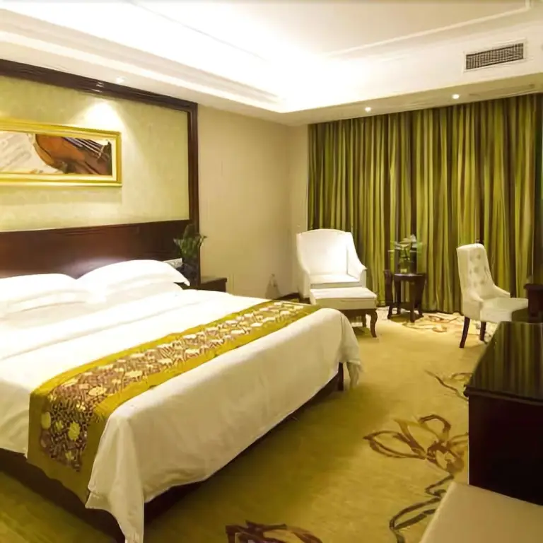 Гуйлинь: Vienna Hotel Guangxi Guilin North High-Speed Railway Station