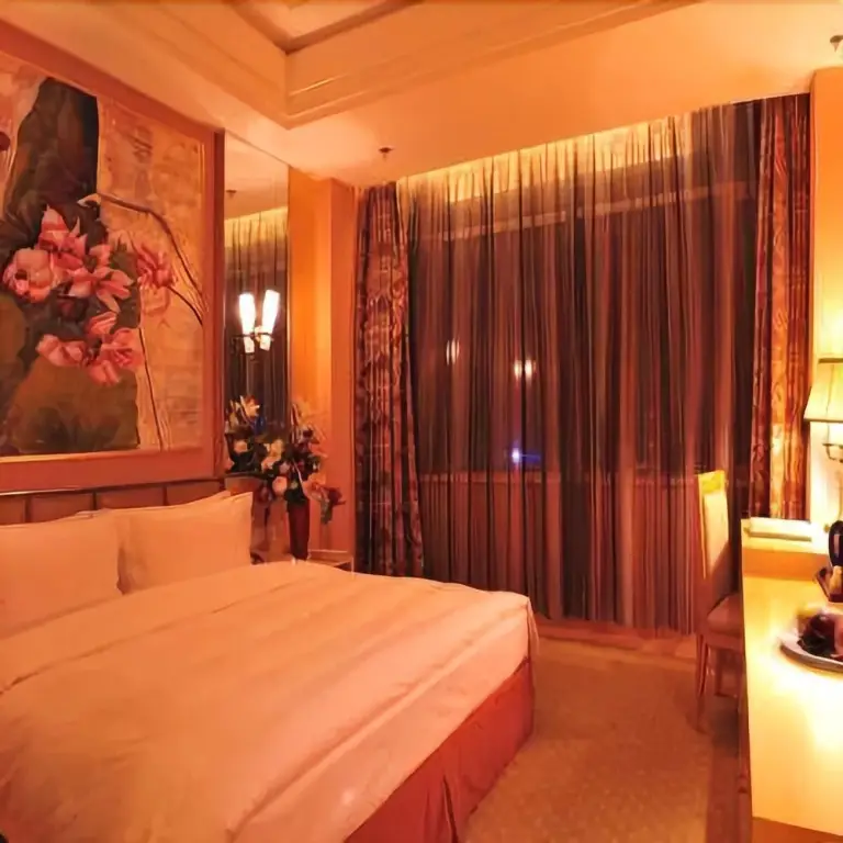 Hohhot Header Hotel — фото 1