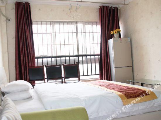 Чунцин: Chongqing Lianshang Apartment