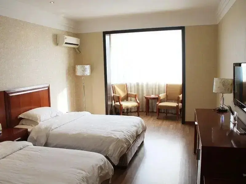 Ибинь: Jiangnan Hotel
