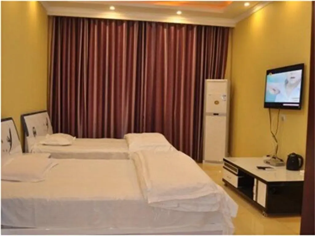 Мяньян: Anxian zhaozhuang Luofushan Huacheng Hotel