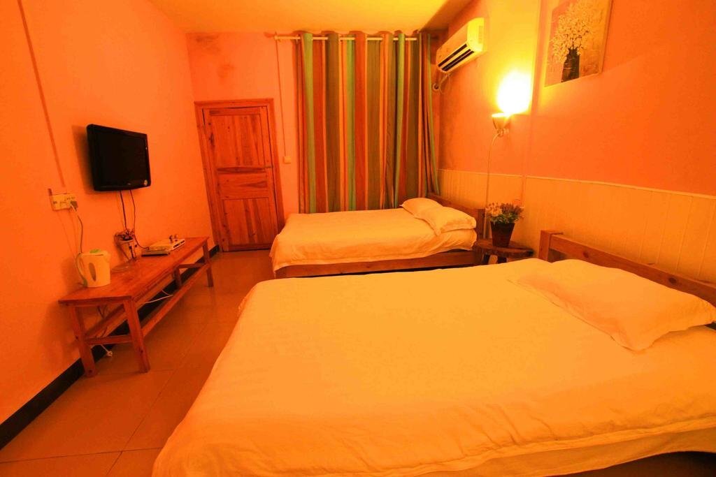 Яншо: Huatiancuo International Youth Hostel
