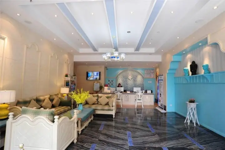 Чэнду: Zhixiang Holiday Inn