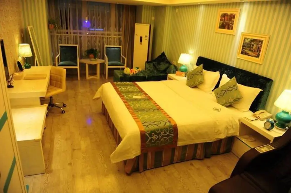 Чэнду: Zhixiang Holiday Inn
