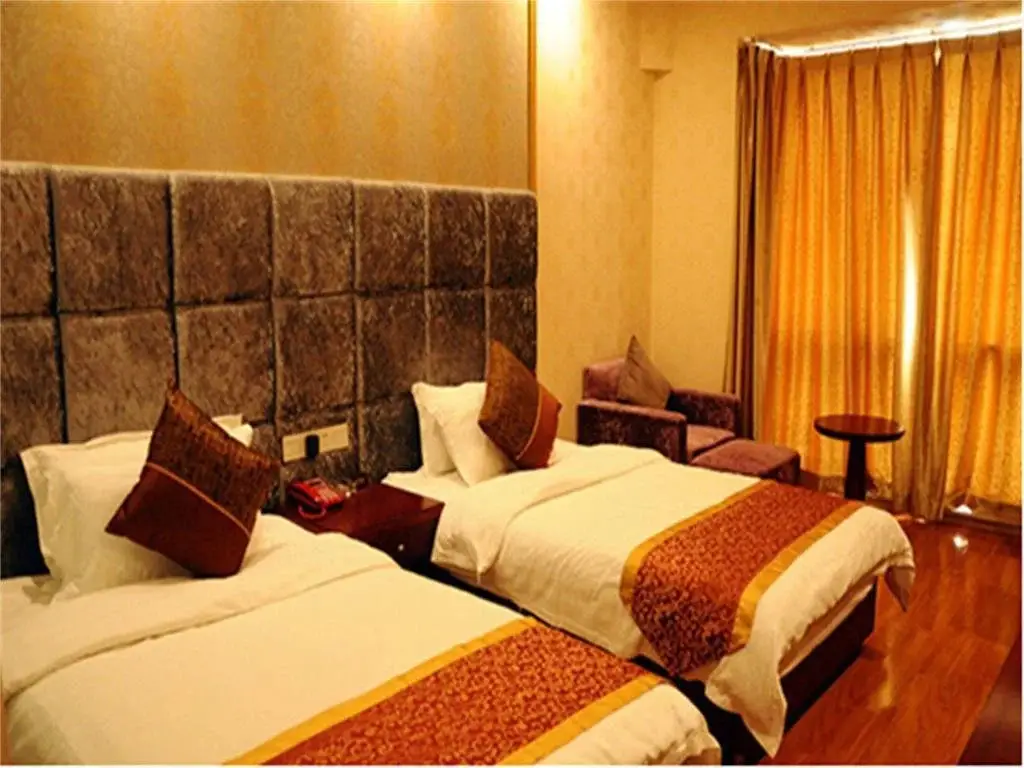 Лешан: Jingchen Business Hotel