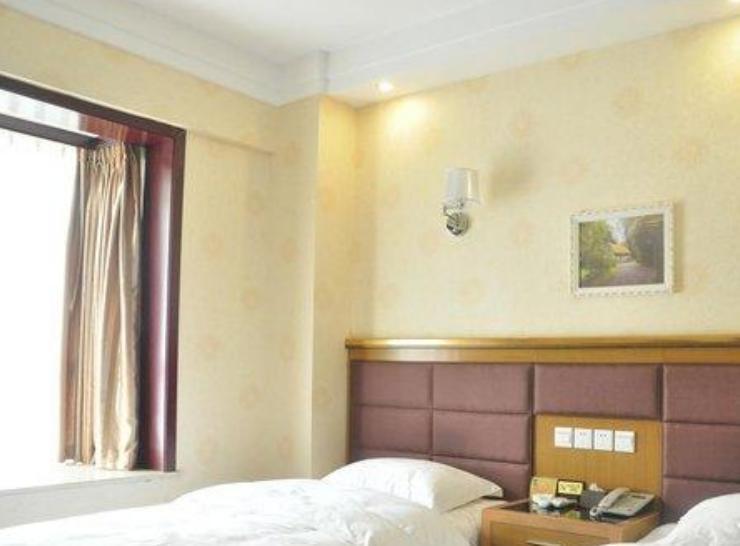 Гуанъюань: Jiange Rujia Xinyu Apartment