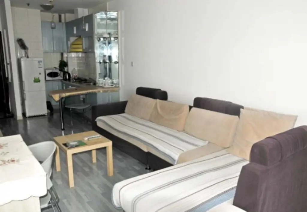 Далянь: Dalian Xiuzhu Building Apartment