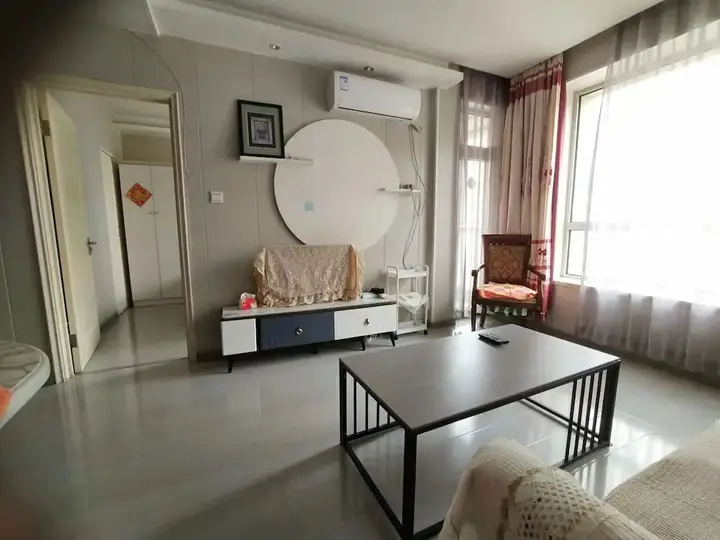 Далянь: Dalian Xiuzhu Building Apartment