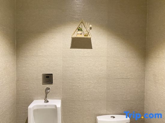 Хайкоу: Home Inn Haikou Middle Haixiu Road Jinniuling Park