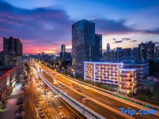 Хайкоу: Home Inn Haikou Middle Haixiu Road Jinniuling Park