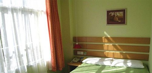 Homeinn Hotel (Kunming Railway Station Shuanglong) — фото 1