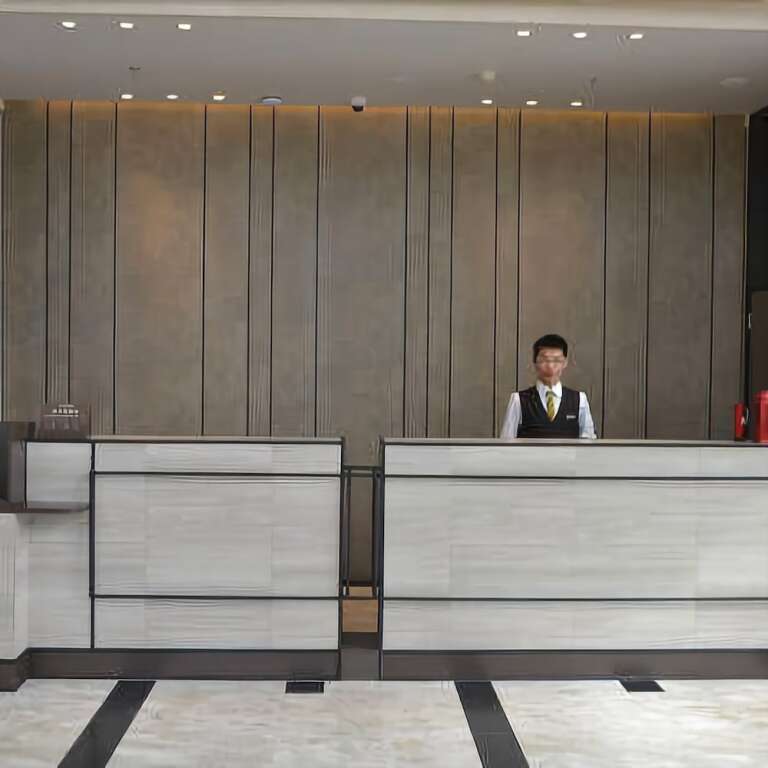 Далянь: Home Inn Plus