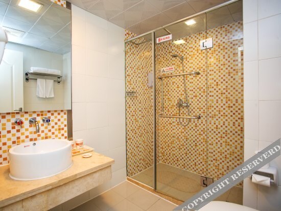 Шанхай: Home Inn Plus Shanghai West Yan'An Road