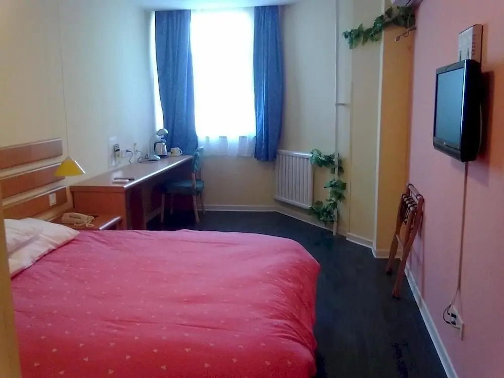 Урумчи: Home Inn Urumuqi Changjiang Road Jing'Er Road