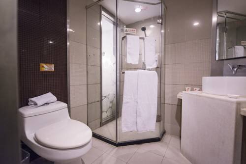 Ханчжоу: Motel Hangzhou Wulin Square Metro Station