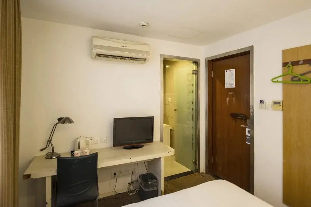 Motel 168 Wuhan Jiefang Avenue Gutian 3rd Road — фото 1
