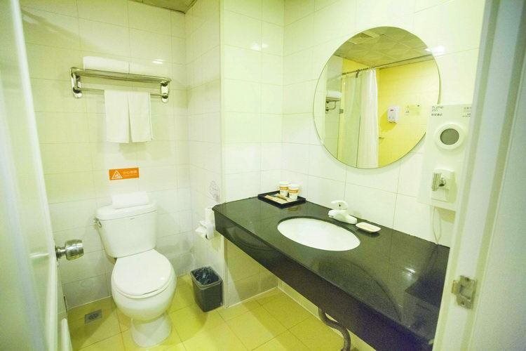 Харбин: Home Inn Harbin Central Avenue Xinyang Road Airport Shuttle Bus Terminal
