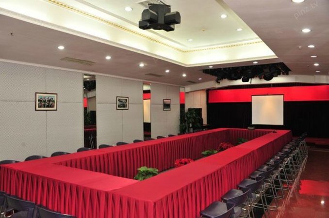 Пекин: Capital Airport Hotel