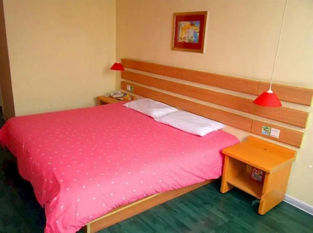 Гуанчжоу: Home Inn Xiao Xi Guan