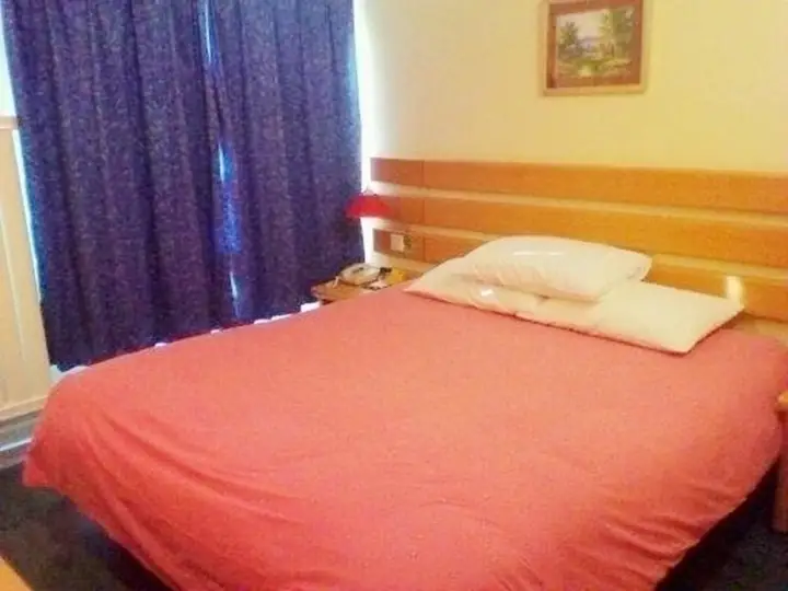 Пекин: Home Inn Beijing Shaoyaoju Literature Museum