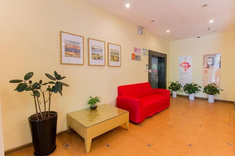 Шанхай: Home Inn Lujiabang Road