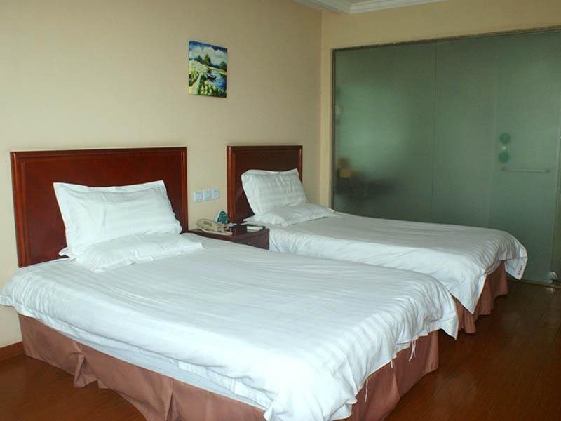 Шанхай: Home Inn Shanghai South Railway Station