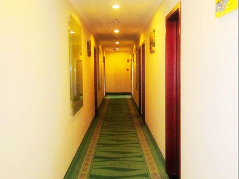 Шанхай: Home Inn Shanghai South Railway Station