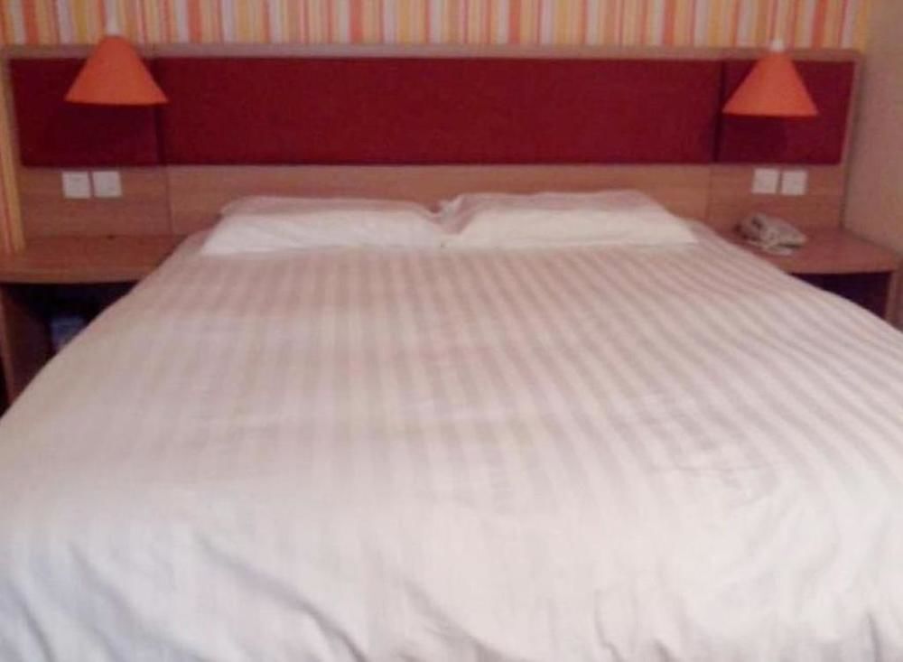 Гуанчжоу:  Home Inn (Guangzhou Tianpingjia Metro Station)