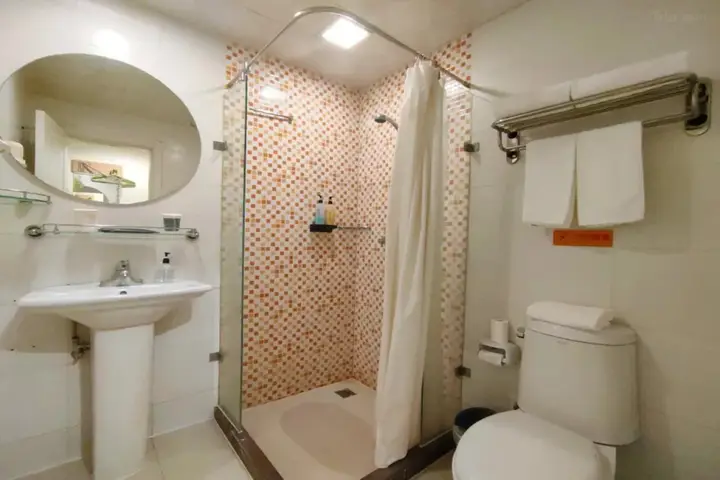 Гуанчжоу: Home Inn (Guangzhou Tianpingjia Metro Station)