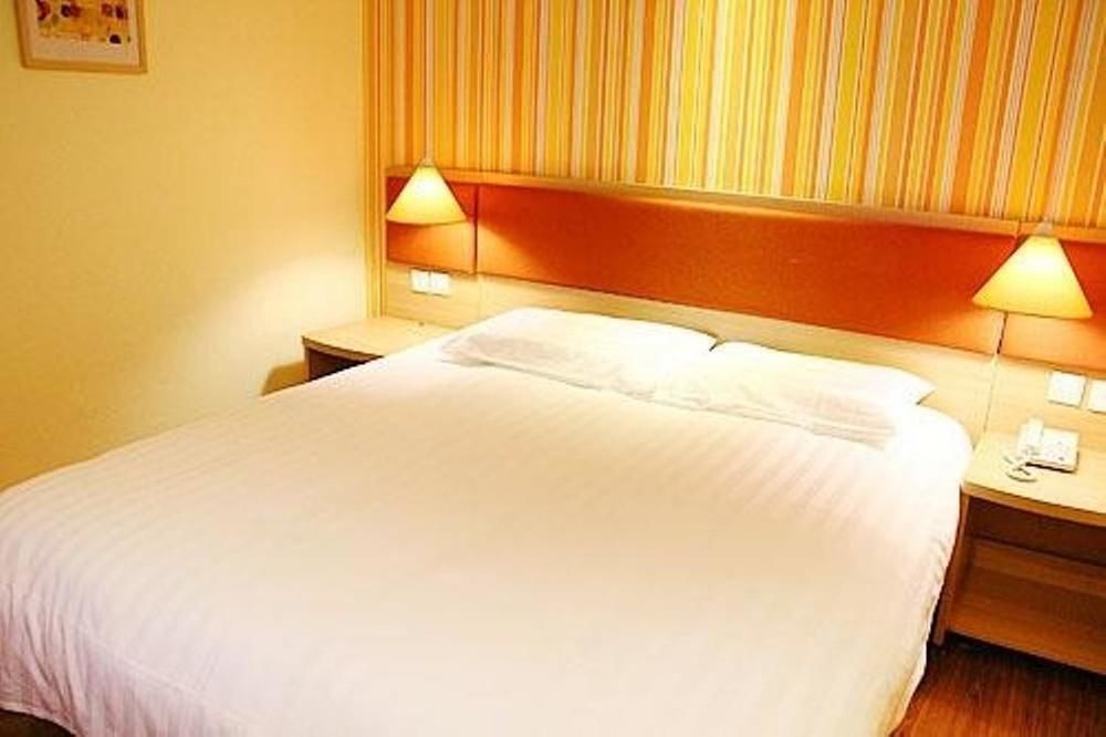 Гуанчжоу:  Home Inn (Guangzhou Tianpingjia Metro Station)