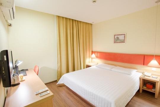 Шанхай: Home Inn Shanghai Beihong Road