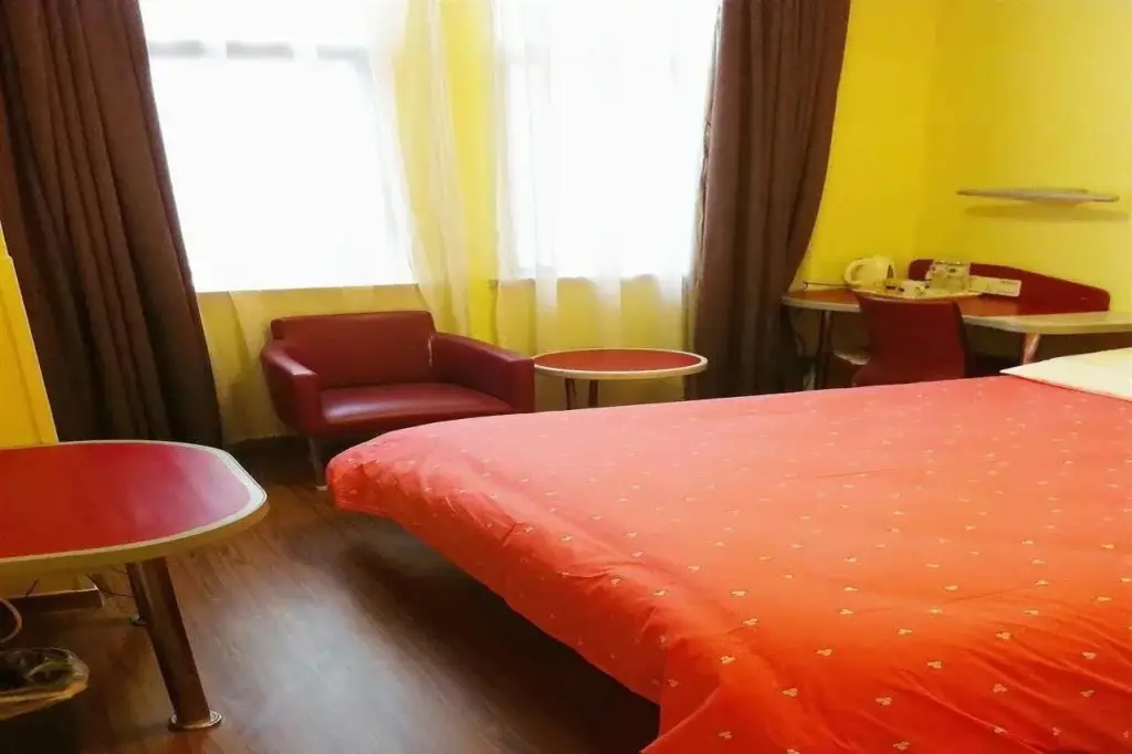 Шанхай: Home Inn Fang Zhou Yuan