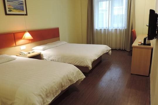 Шанхай: Home Inn Mengzi Road