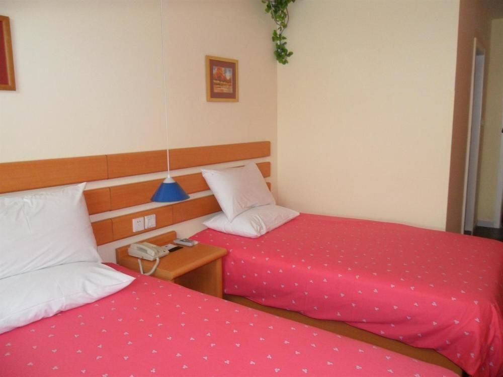 Шанхай: Home Inn Lu Xun Park
