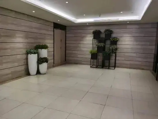 Чжэнчжоу: Homeinn Plus Hotel (Zhengzhou Erqi Wanda Plaza Second People's Hospital Subway Station)