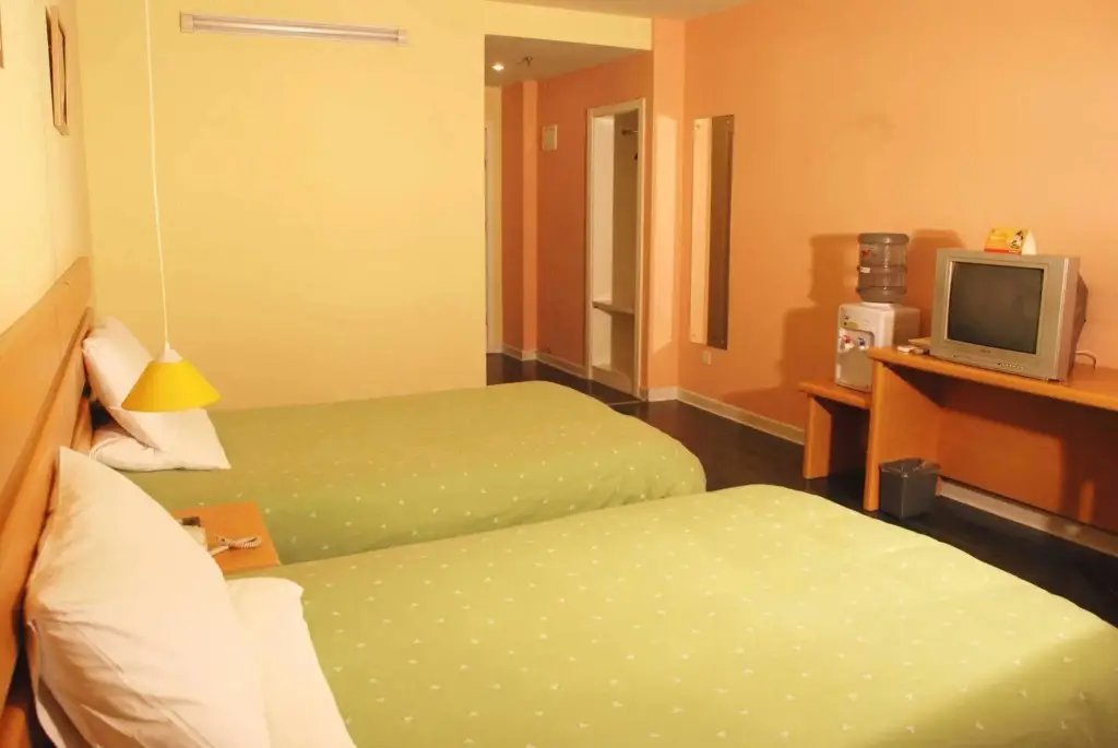 Ухань: Home Inn Wuhan Jinghan Avenue Dazhi Road Light Rail