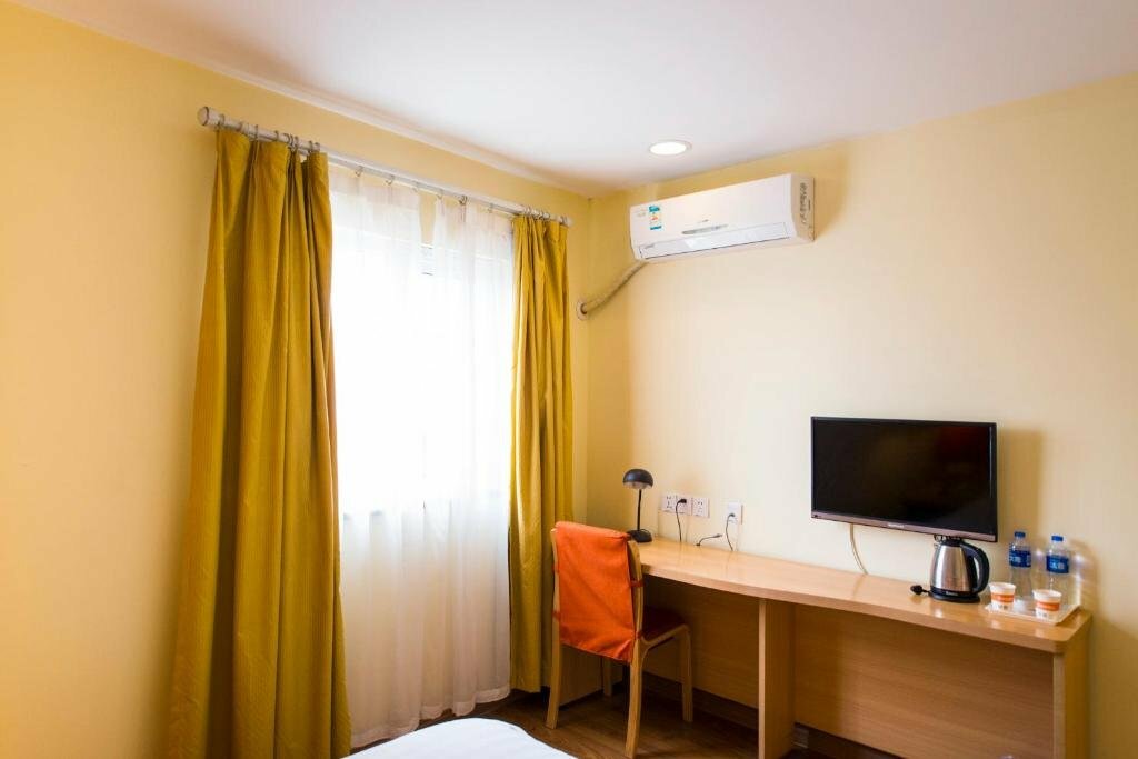 Ухань: Home Inn Wuhan Lingjiaohu Wanda