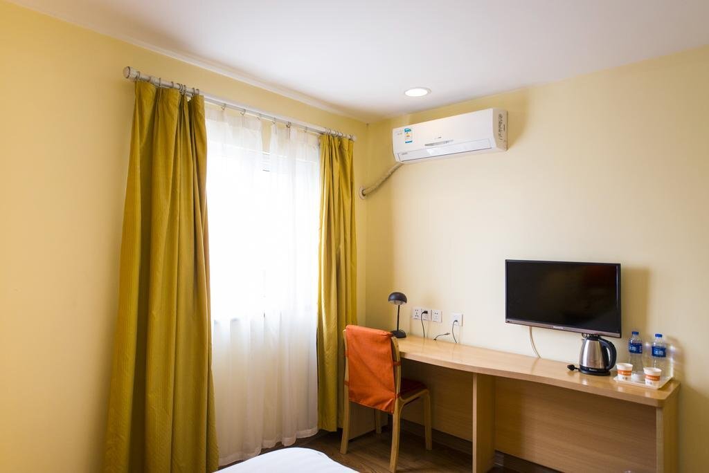 Ухань: Home Inn Wuhan Hanyang Avenue Wangjiawan Metro Station