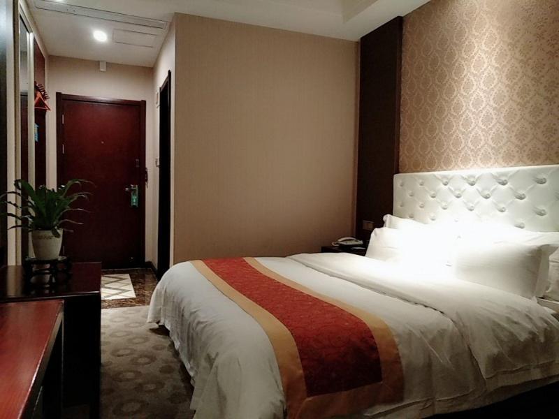 Нанкин: GreenTree Alliance Nanjing South Railway Station Mingfa Plaza Hotel