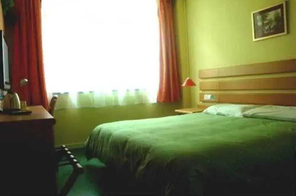 Чэнду: Home Inn Chengdu Luomashi Metro Station
