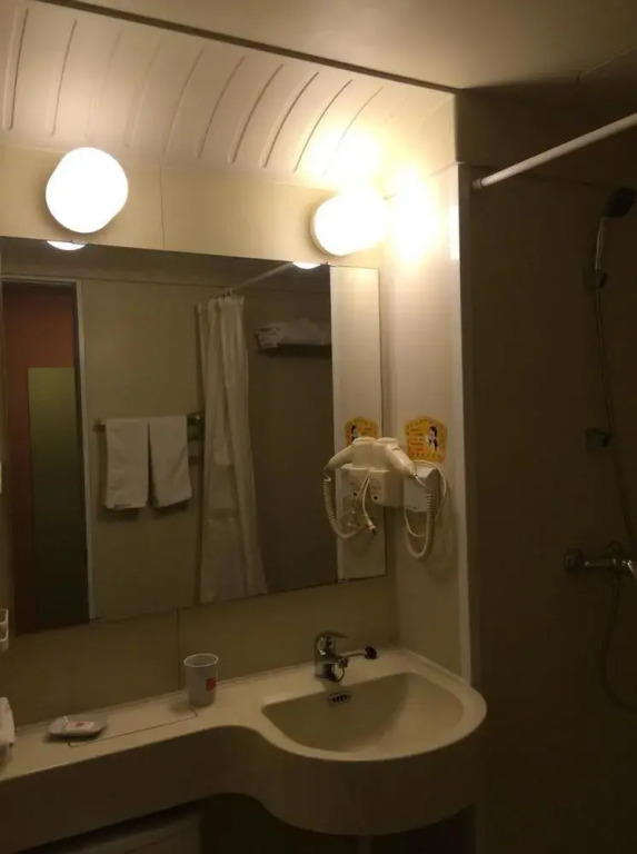Чэнду: Home Inn Chengdu Luomashi Metro Station