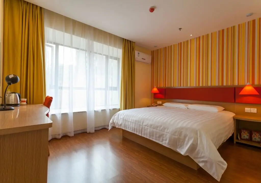Чэнду: Home Inn Chengdu New Exhibition Center Tianfu Street Number Three