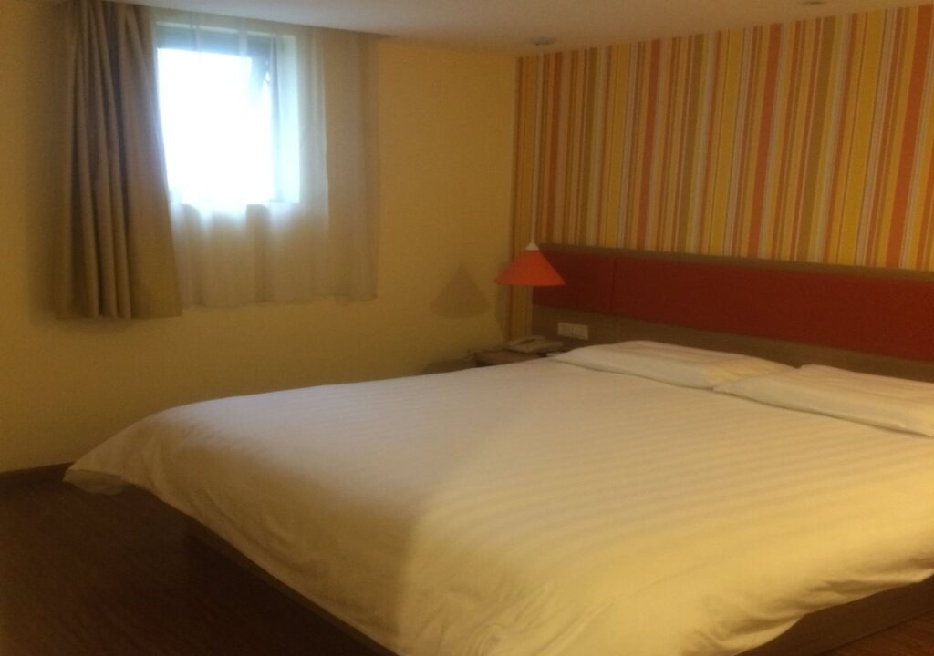 Чэнду: Home Inn Chengdu New Exhibition Center Tianfu Street Number Three