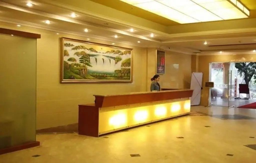 Шэньчжэнь: Shenzhen Clownfish Hotel