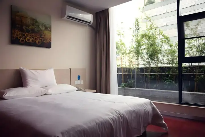 Шэньчжэнь: Hanting Hotel Shenzhen Baoan Xixiang Taoyuanju