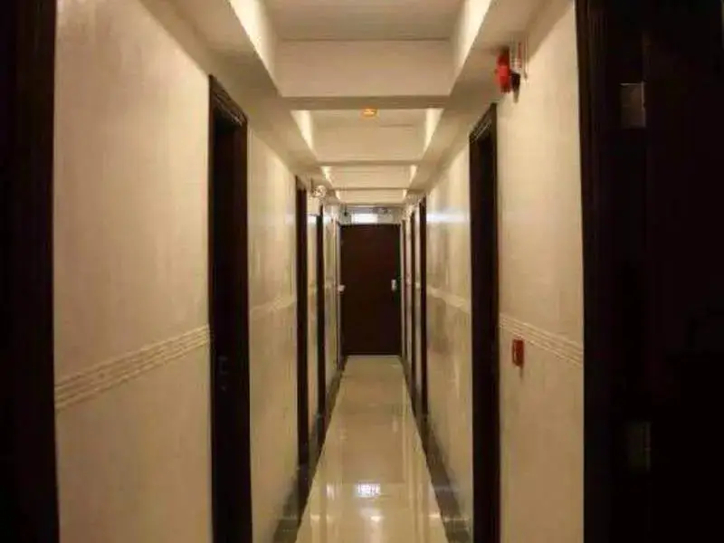 Коулун: Berlin Business Hotel