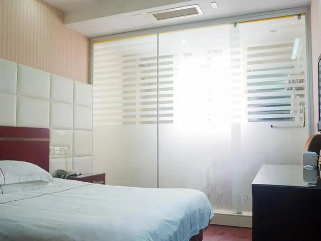 Наньтун: Haimen Yuanfen Tiankong Business Hotel