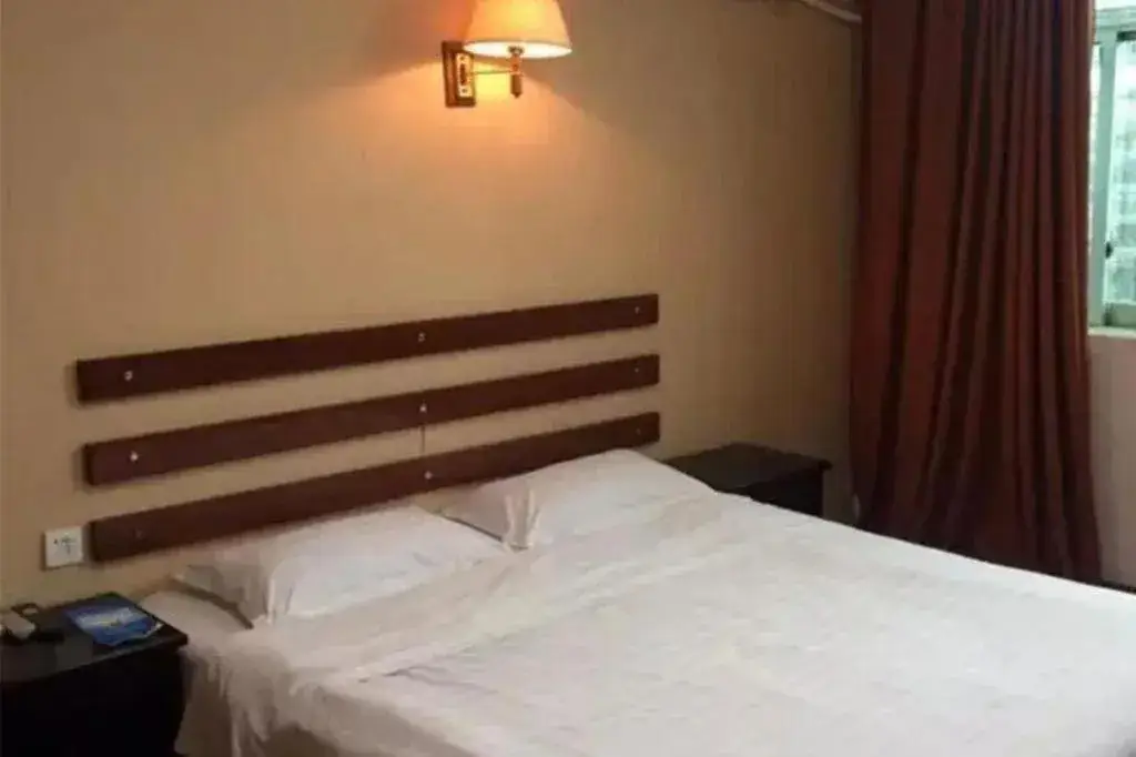 Мяньян: Anxian Tongxin Business Hotel
