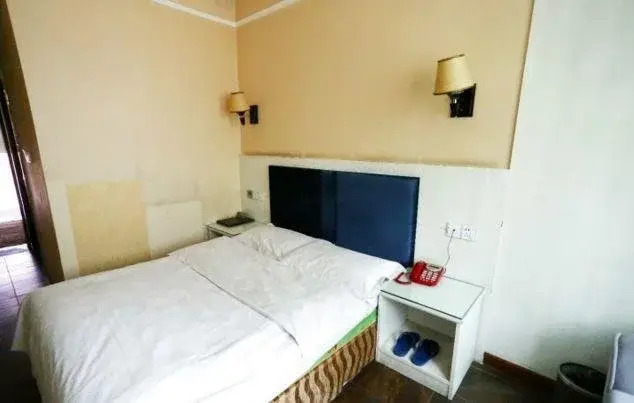 Мяньян: Yanting Jinxin Business Hotel