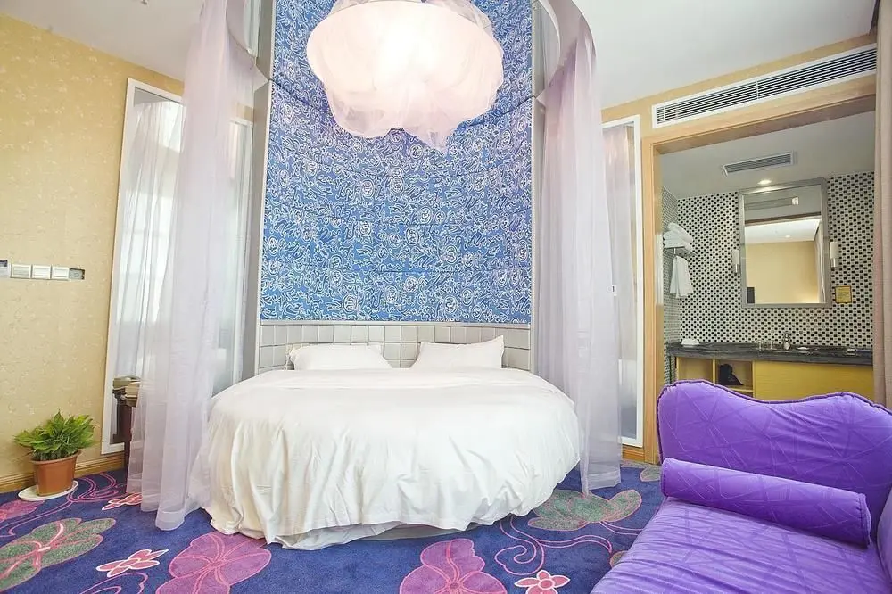 Сянси: Miaozu Buyi Hotel